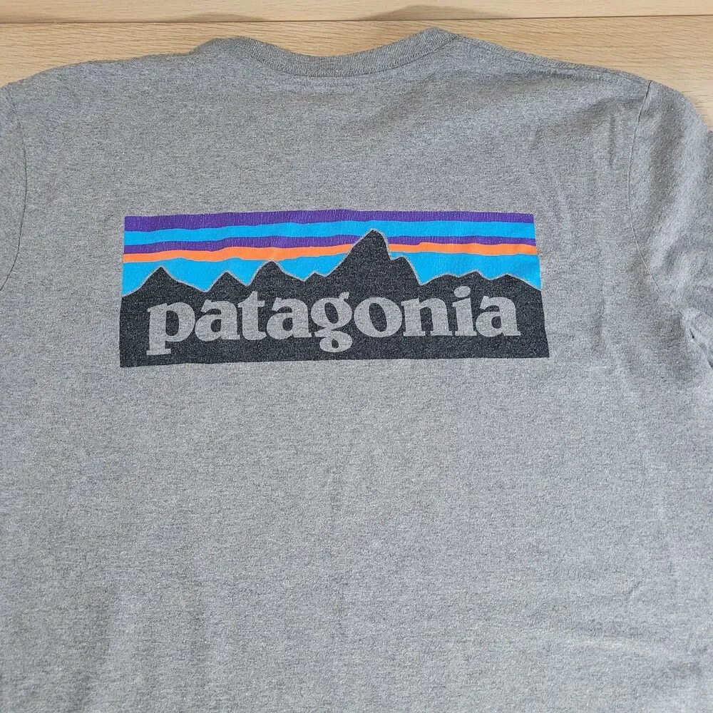 Patagonia Mens Long Sleeved Shirt Size Medium P-6 Logo Responsibili-Tee Gray
